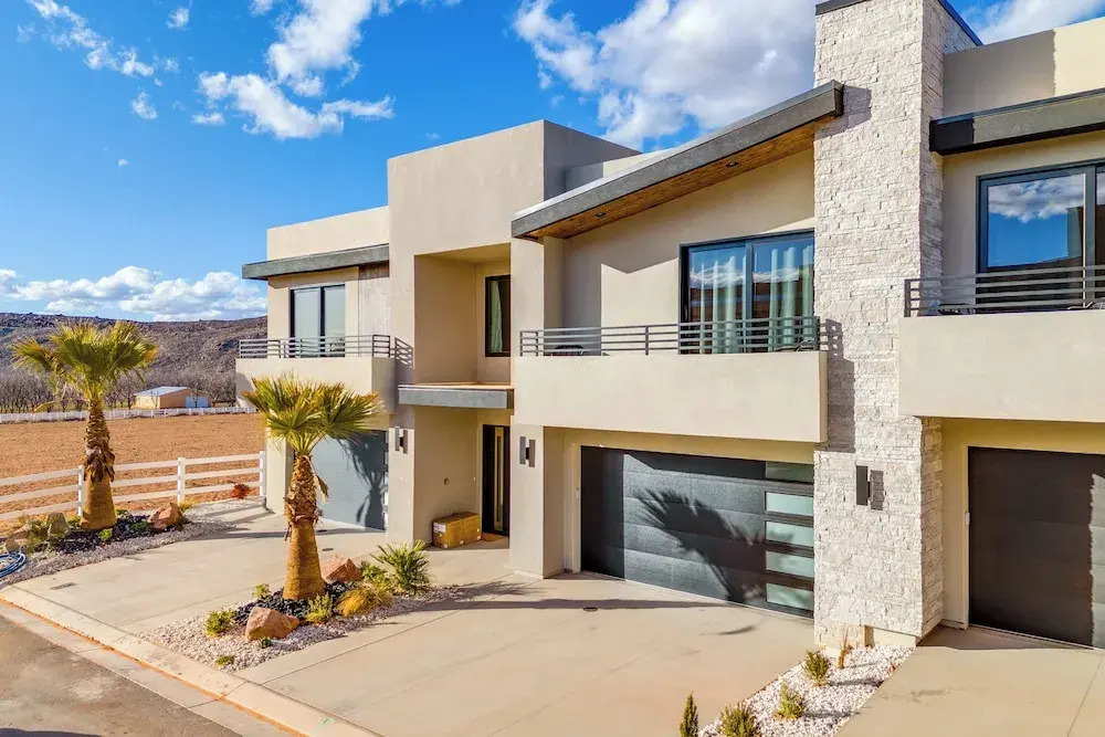4 Mi to Sand Hollow State Park: Hurricane Townhome