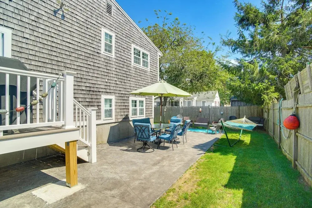 Walk to Beach: Quaint Dennis Home w/ Deck + Grill!