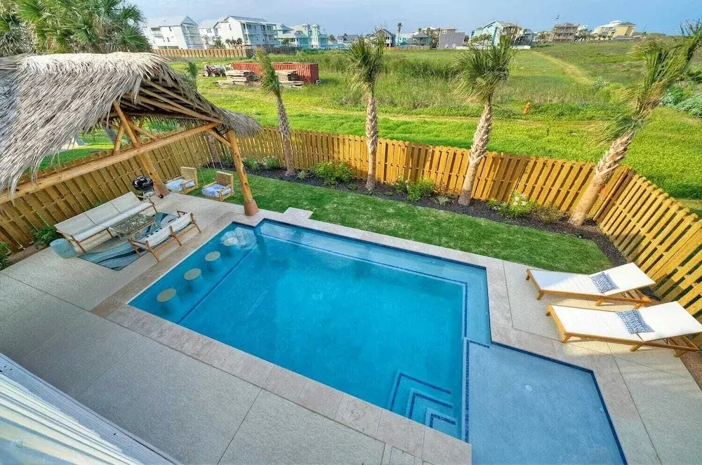 Beach Access Private Pool, Ping-pong, Firepit, Swings, & Views Tipsea Turtle