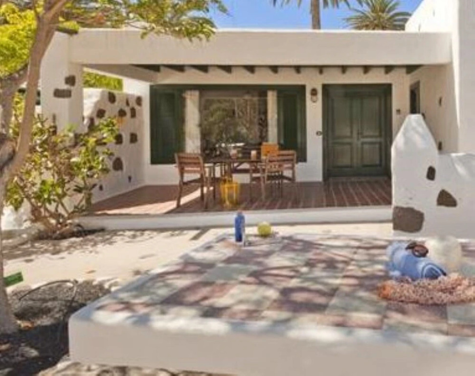 House - 2 Bedrooms with Pool - 102931