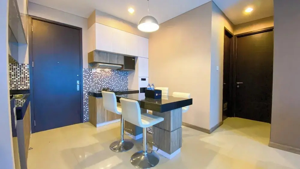 Homey Combined 3Br With Working Room At Gp Plaza Apartment
