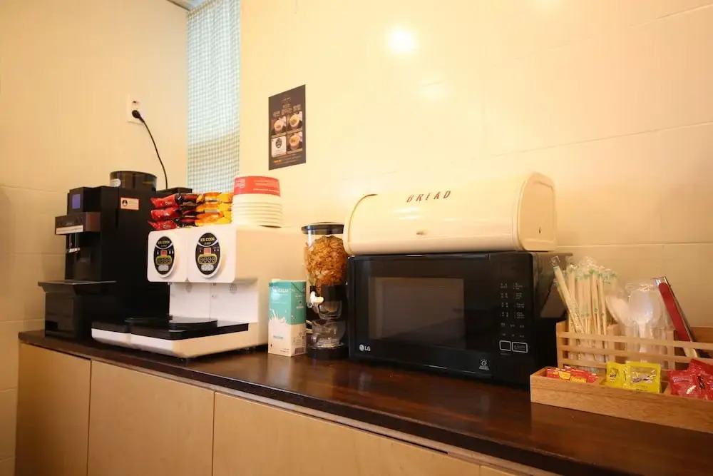 Stay-inn Hotel