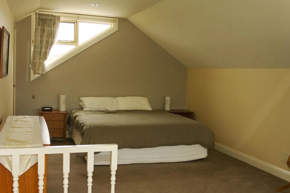 Logans Beach Apartments - The Loft