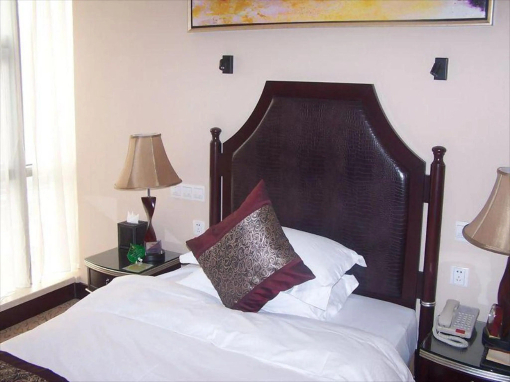 Grand Hoya Hotel