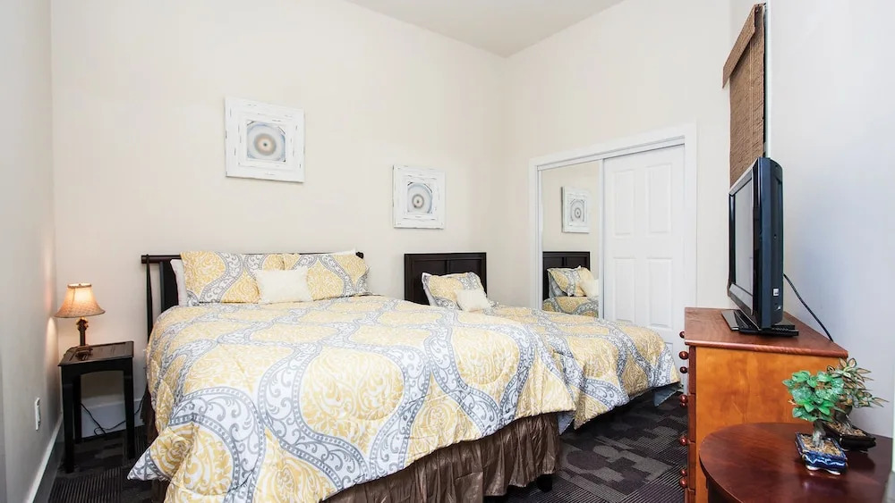 Three Bedroom With Waterfront Views - Unit Crc0104