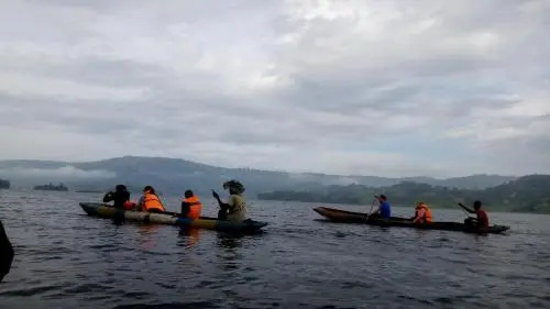 Lake World Travel