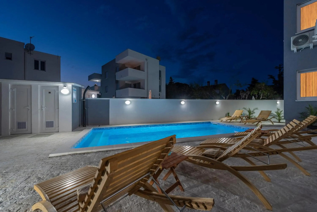 Villa Star 4 a centrally located ap. with a pool