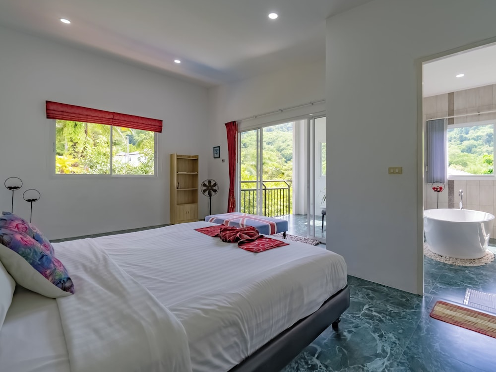 Chalong - 10 BR Private Pool Villa - Villa Nap Dau - Phuket