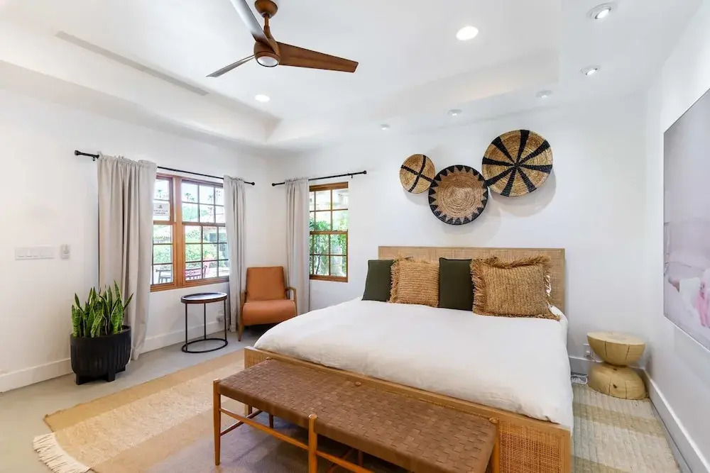 LUX - Historic Tennis Club Enclave - King Beds