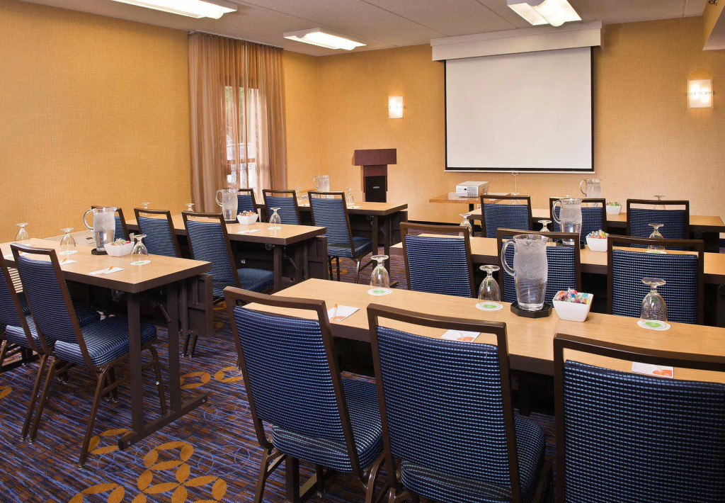 Courtyard by Marriott Raleigh Midtown