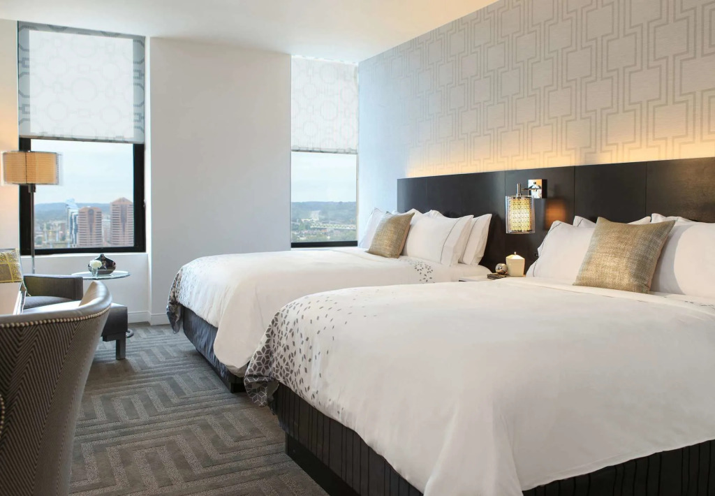 Renaissance Cincinnati Downtown Hotel