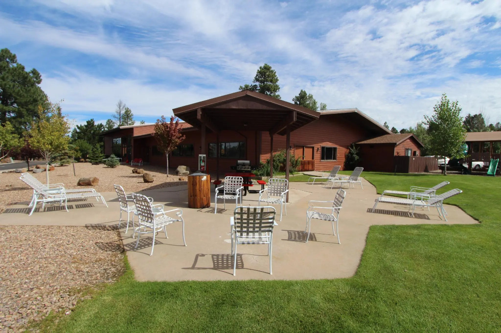 Pine-Santa Fe by Roundhouse Resort and Spa
