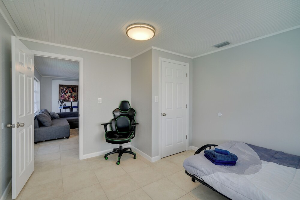 Punta Gorda Escape w/ Private Lanai & Pool!