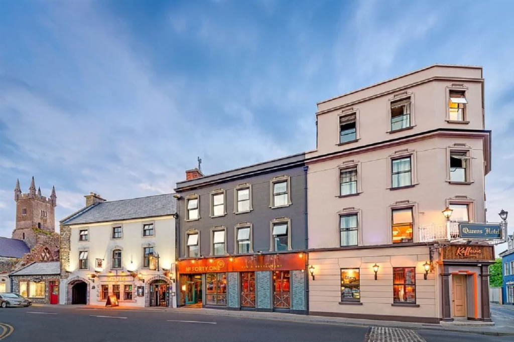Queens Hotel