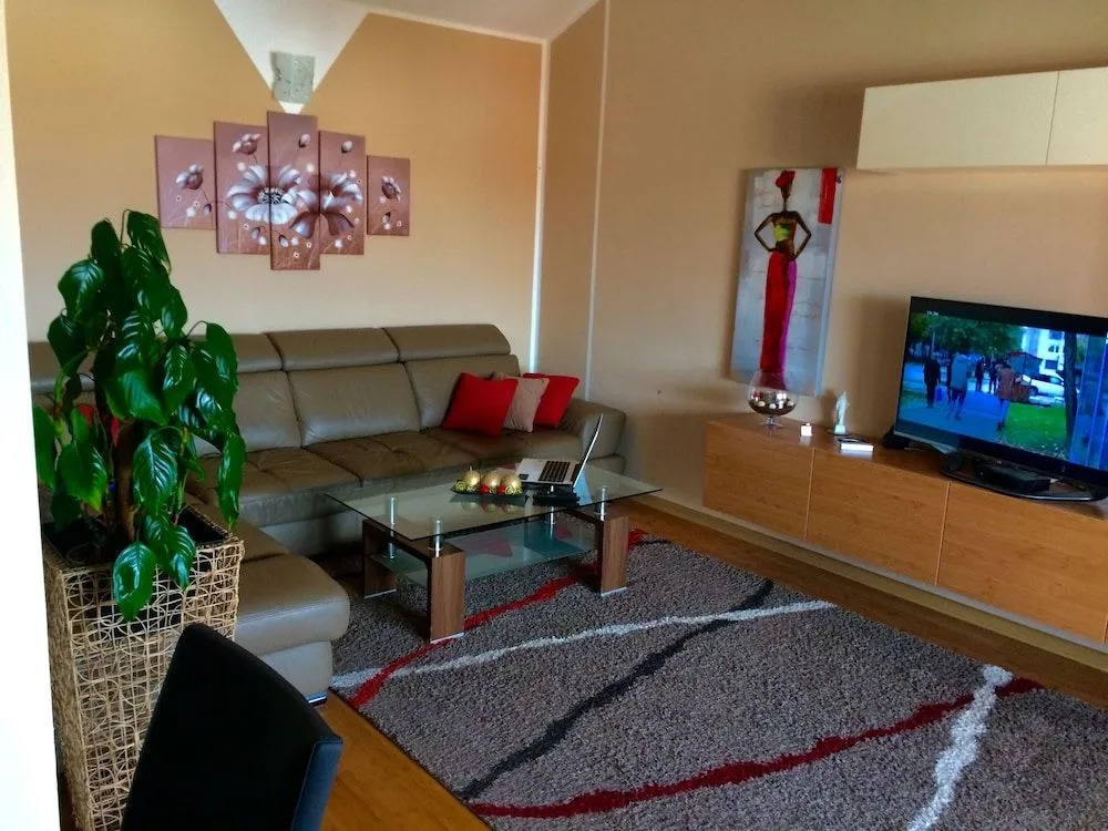 Apartments Four You-with sea view
