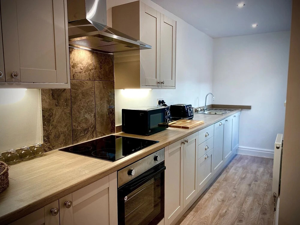 Family modern 3 bedroom Hot Tub House- Sleeps 6