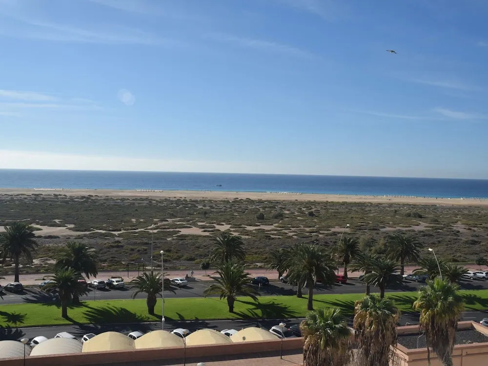 Spacious Apartment in Solana Matorral With Terrace