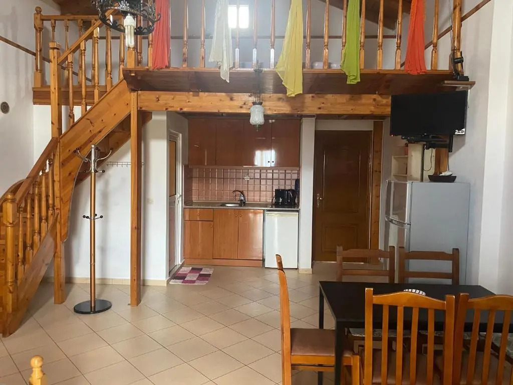 Rexhos Studios