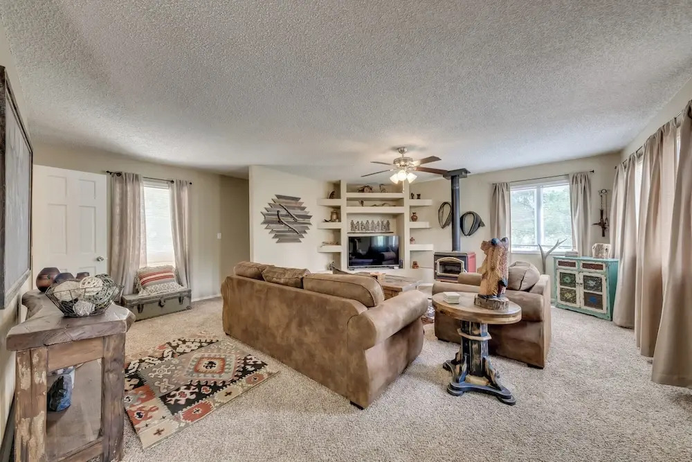 Ruidoso Home w/ Patio, Walk to Restaurants!