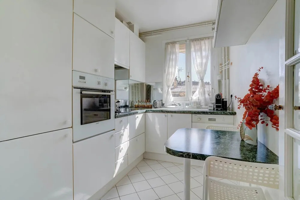 Passy Glow 2BR Home in the 16th Arrondissement