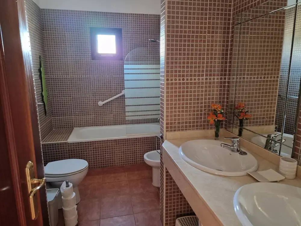 Villa Georgiana Spacious Quiet 4 Bed Property With Private Pool Sleeps 8