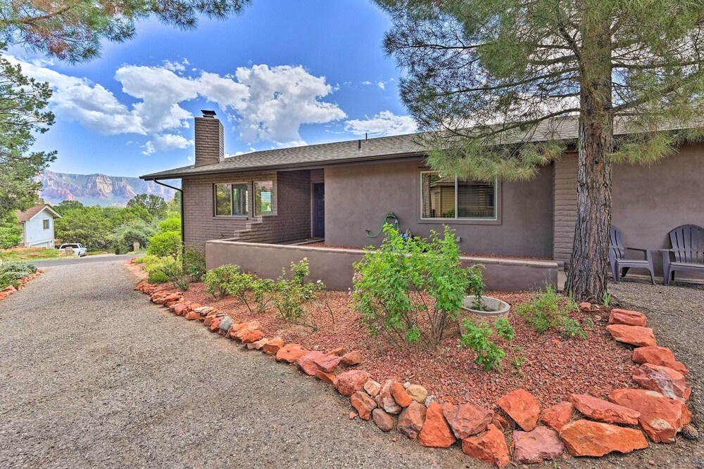 Patio & Panoramic Desert Views: Sedona Getaway!