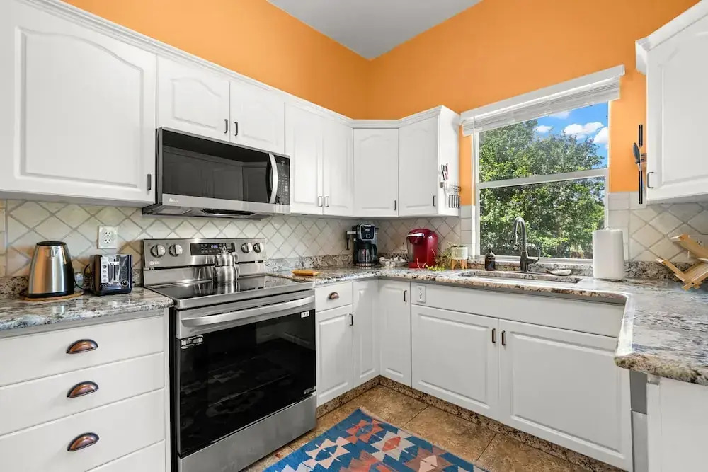 NEW Lakeland Landing Cute Bungalow by Downtown