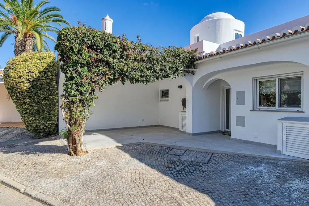 Casa Ella - Beautifully Renovated Townhouse Walkin