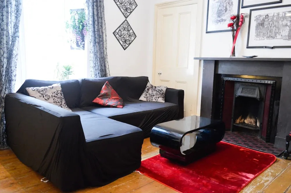 Cosy 2 Bedroom Apartment in Edinburgh