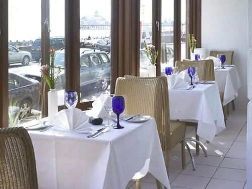 Port Hotel