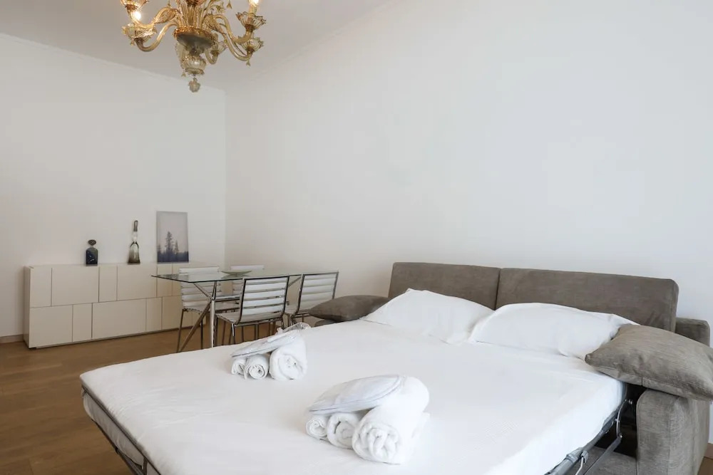 Suitelowcost Sforza