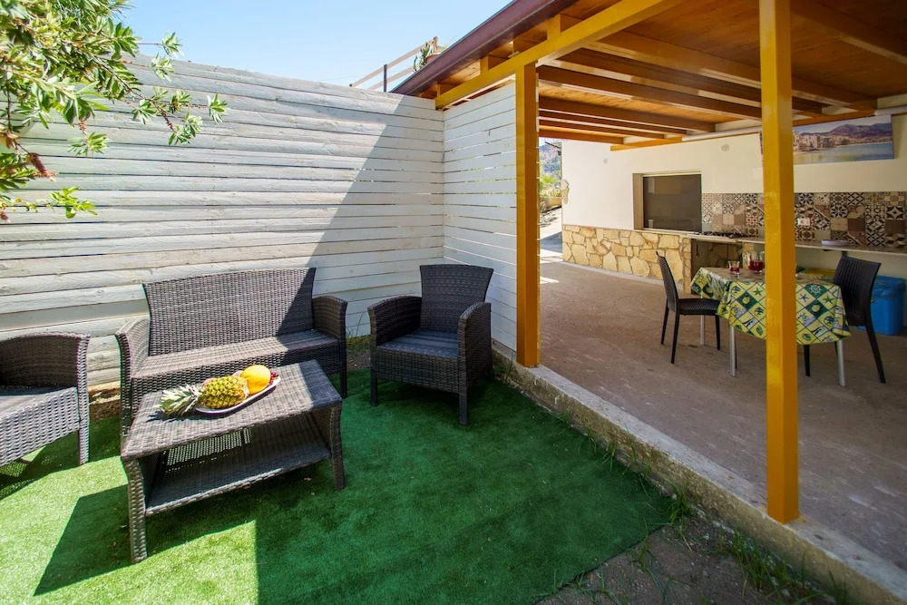 Casa La&Pe sul lungomare by Wonderful Italy