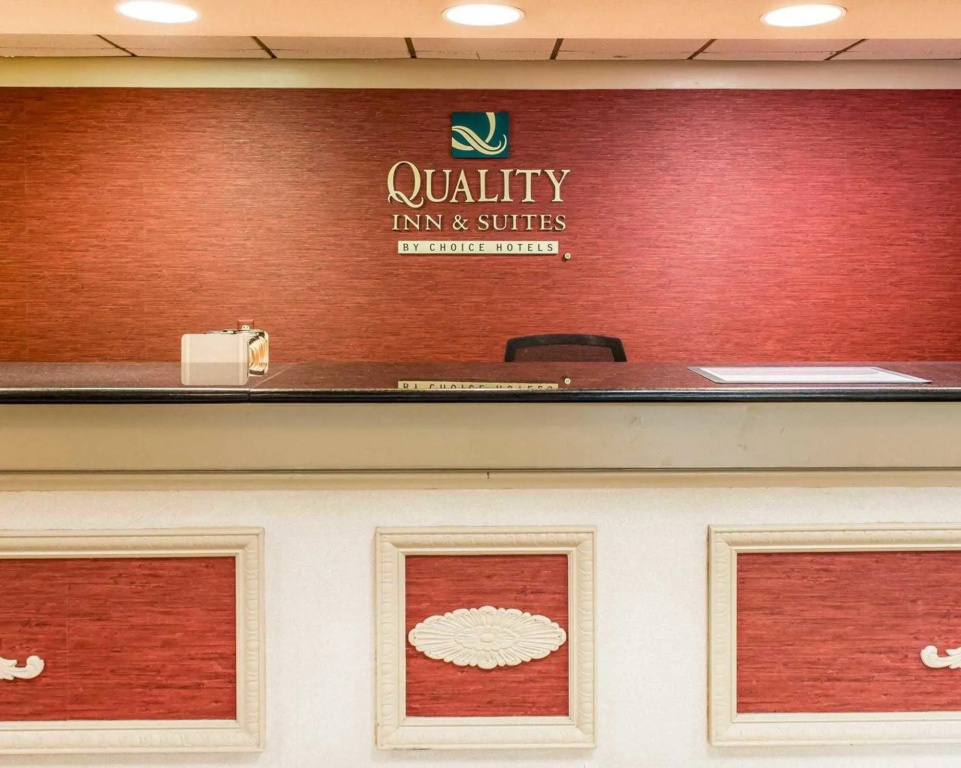Quality Inn & Suites Indiana South