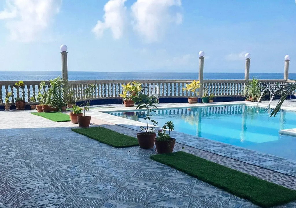 RedDoorz Plus at Billys Resort Oslob