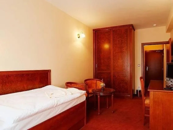 Kúpele Brusno - Kúpeľný hotel Poľana