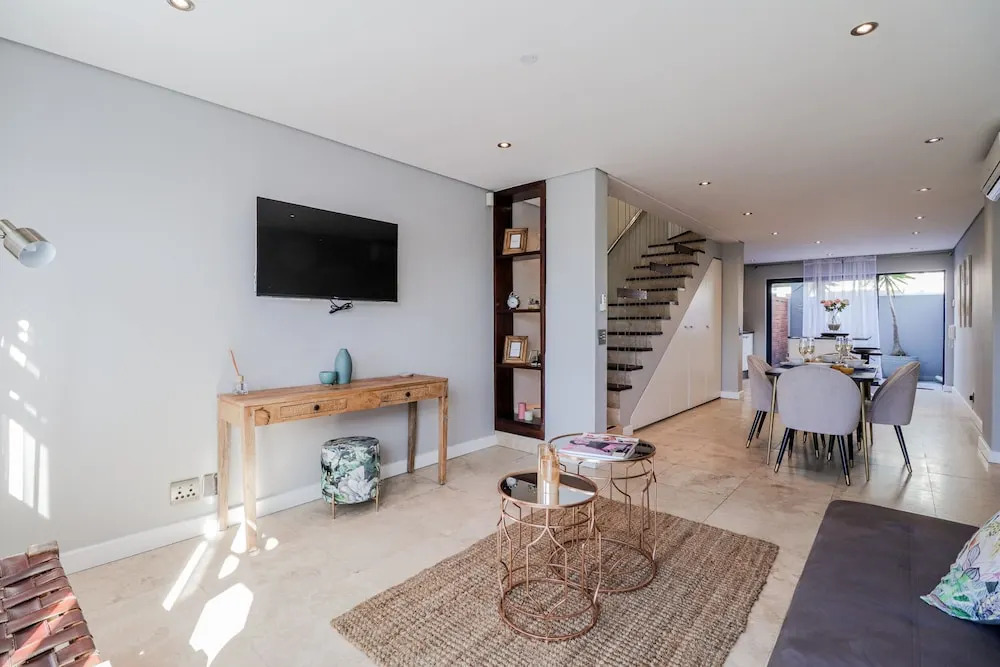Loader Street Studios 5 by CTHA