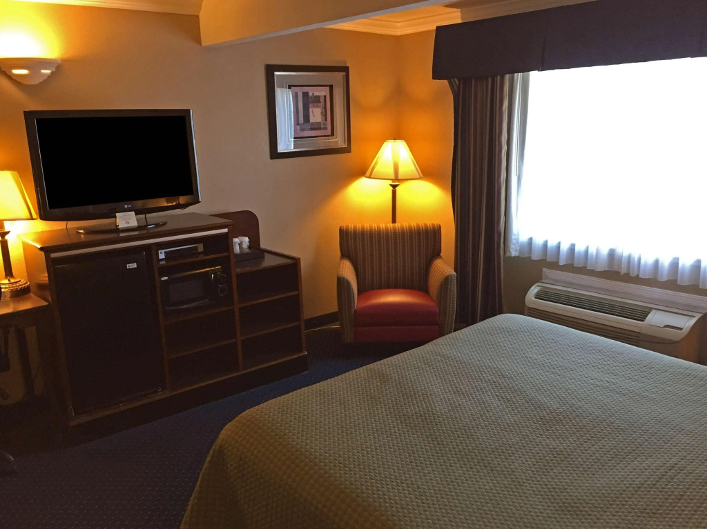 Inn at Bayshore