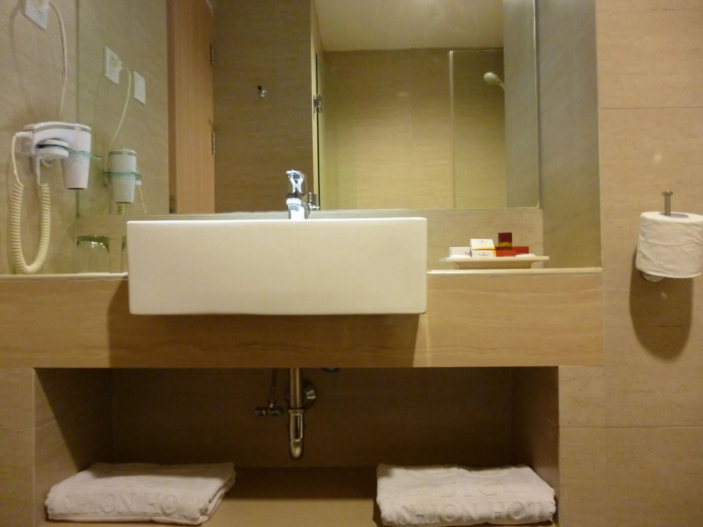 ROOMS INC dbotanica Bandung