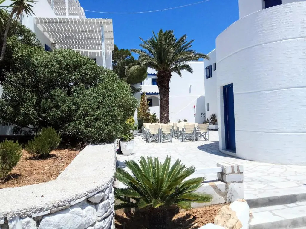 Nicos Studios & Apartments