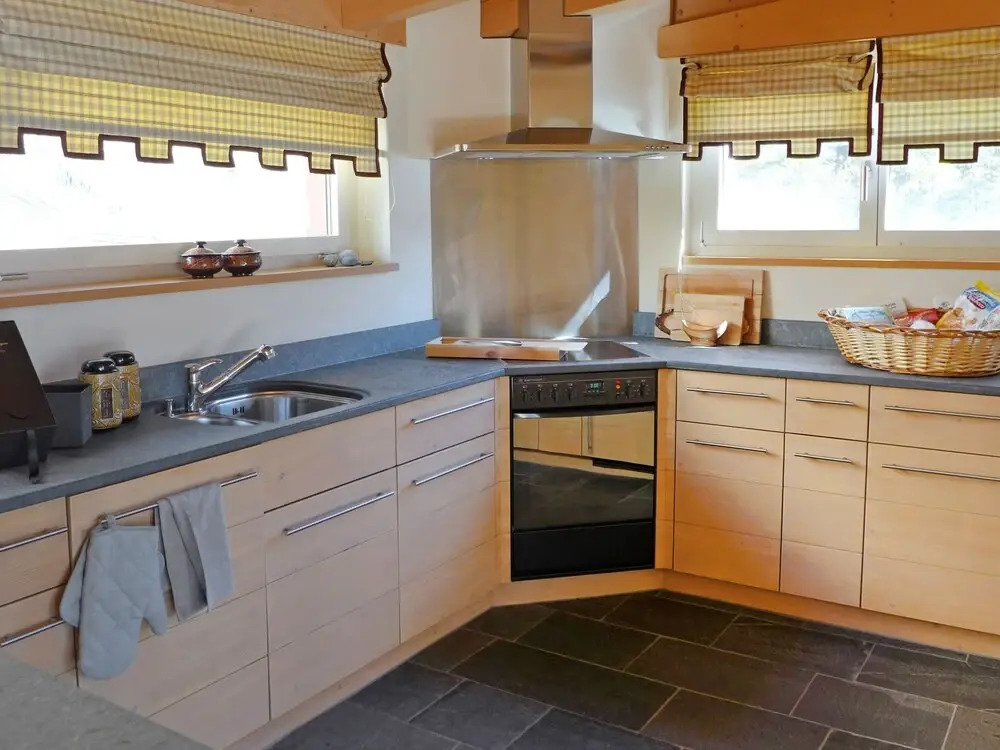 Apartment Chesa Crusch 7 by Interhome