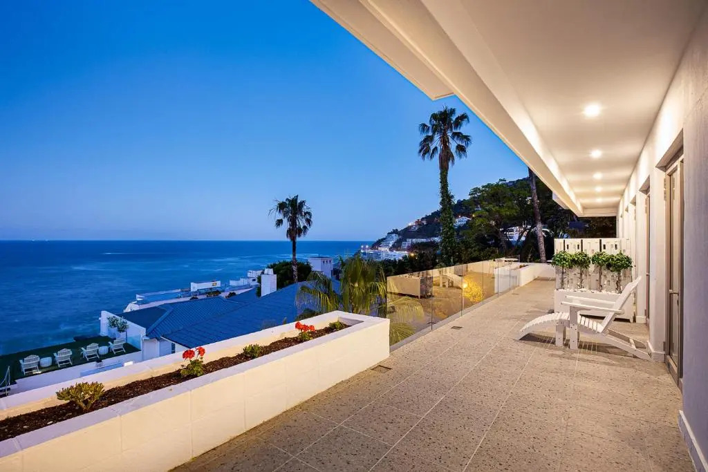 Clifton YOLO Spaces - Clifton Mansion Villa