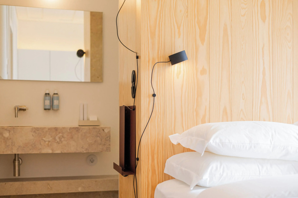 LIOZ Hotel & Apartments