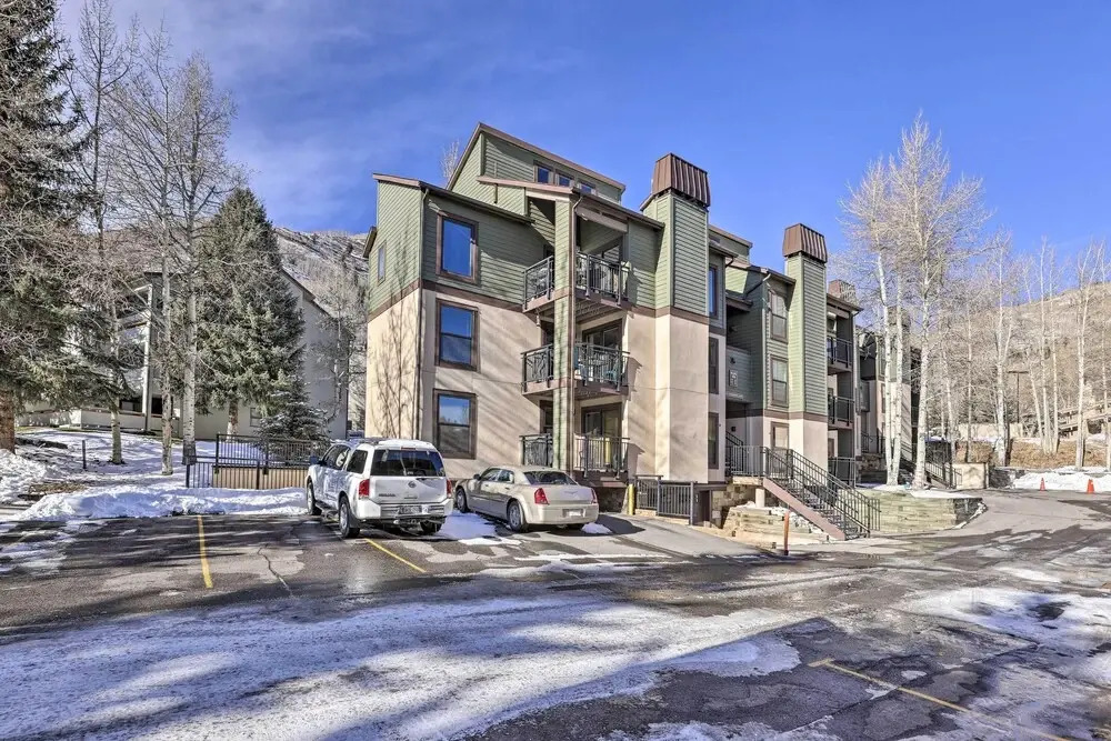Vail Ski Condo w/ Mtn Views & Shuttle Service!