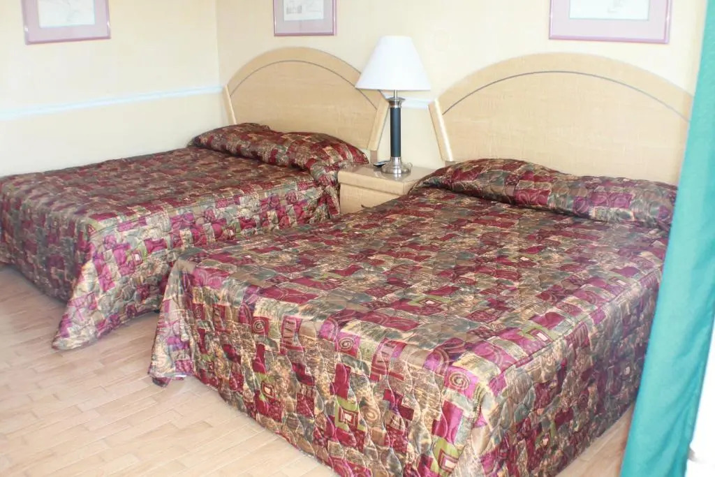 Bay Breeze Motel