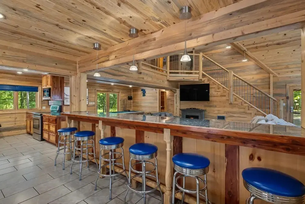 Blue Bass Lodge Pine Getaway With Hot Tub Fire