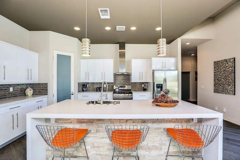 N Sunrise Home 4 Bedrooms 3 Bathrooms Home
