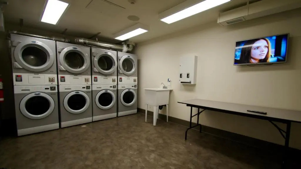 HI Calgary City Centre - Hostel