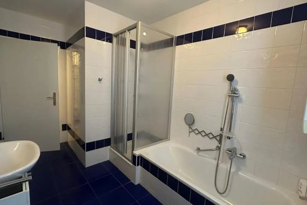 Modern Flat incl Parking, near Metro U1