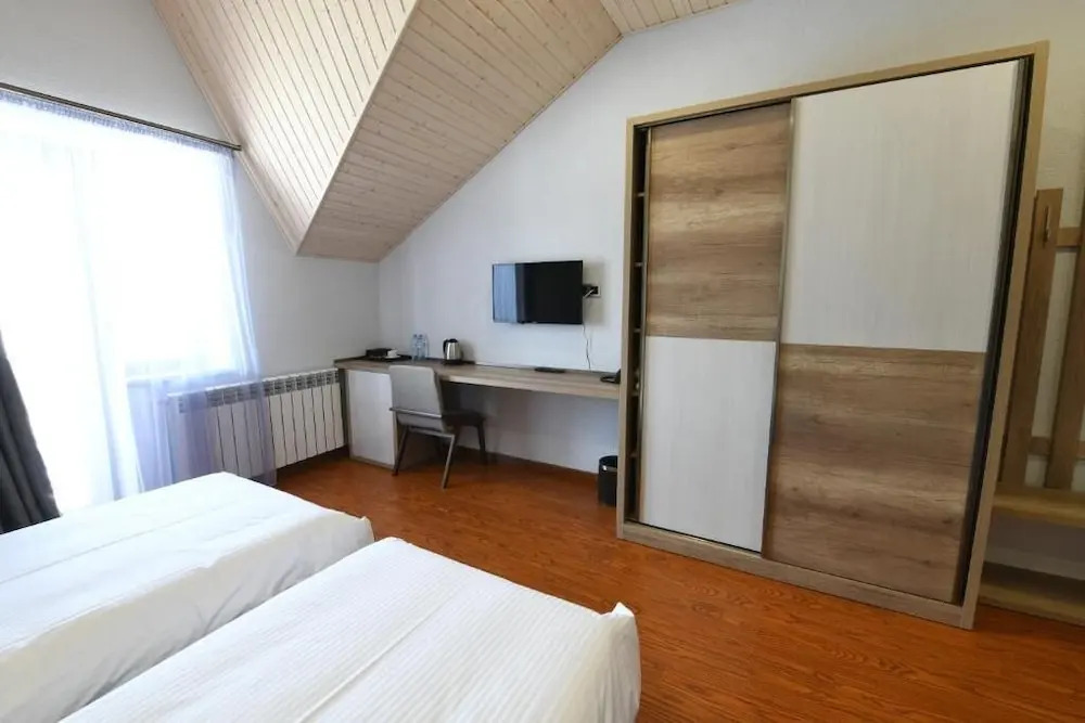 Ereto Hotel by SnowTime