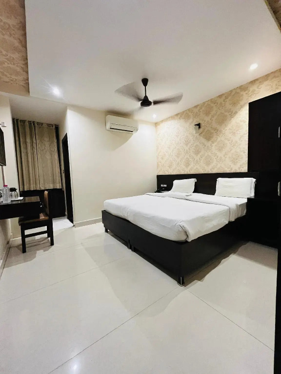 Holiday inn PG varanasi